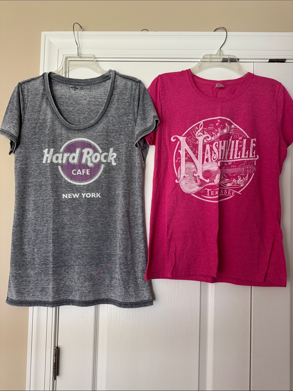 🌸2 Comfy Tees🌸